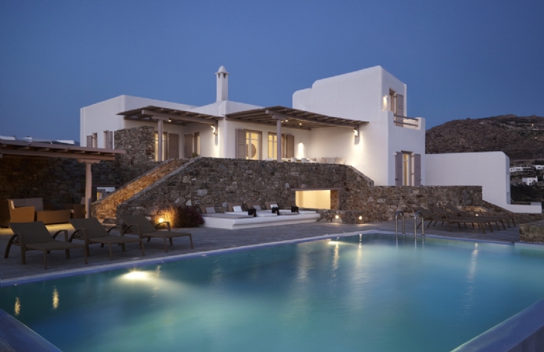 THE WHITE VILLA