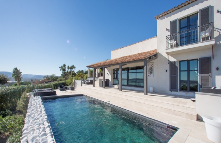 THE VILLA CAMELIA