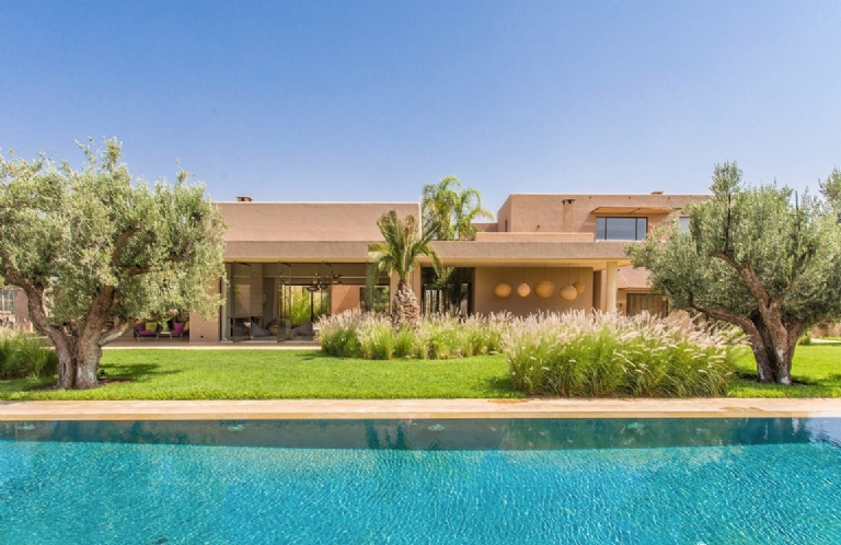 THE VILLA LesETOILES