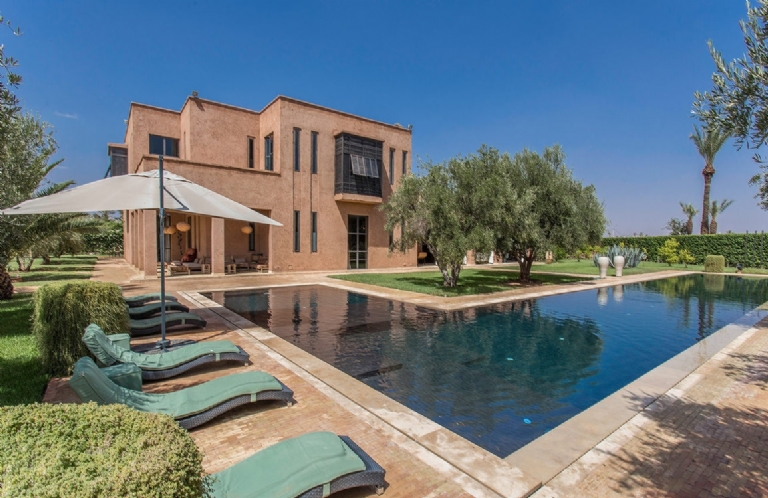 THE VILLA FASIA