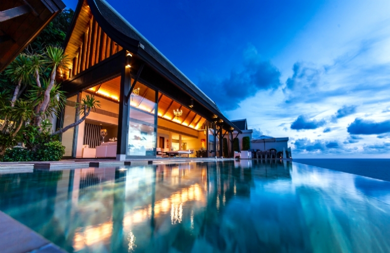 THE VILLA PARADISO