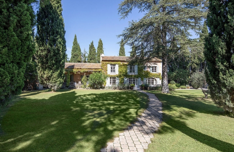 THE VILLA MAS BLANC