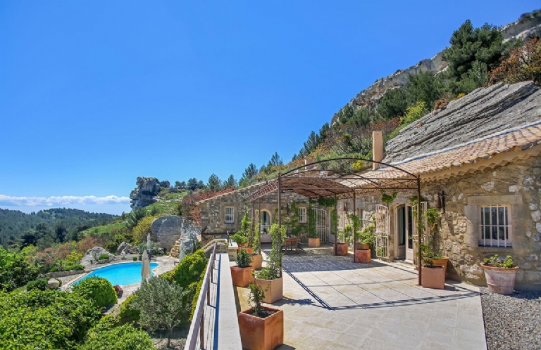 THE VILLA MasBAUMANIERE