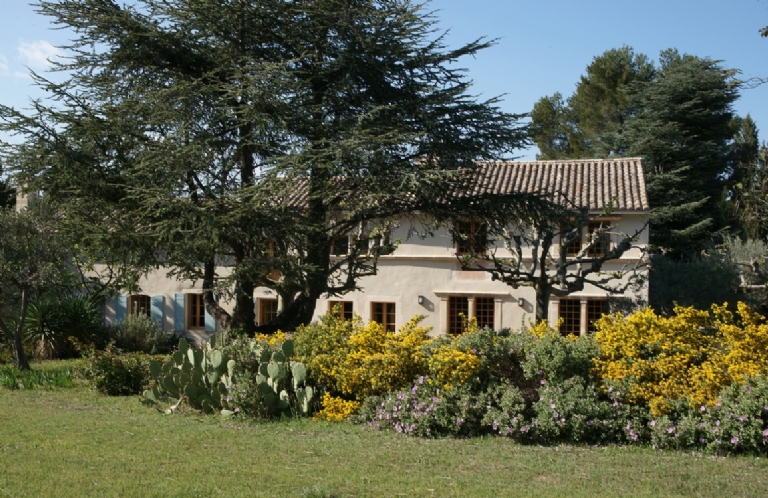 THE VILLA MasBELLILE