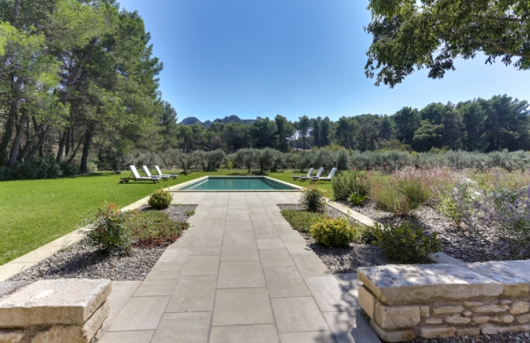 THE VILLA MasSERVIERES   