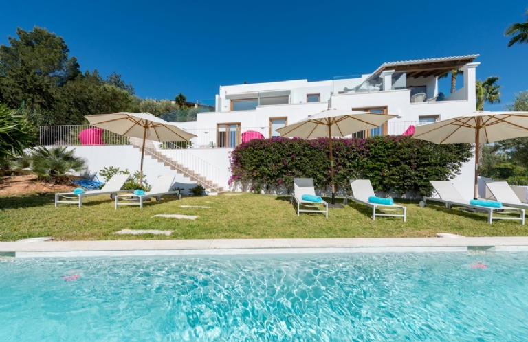 THE VILLA CanVitsa BELLE