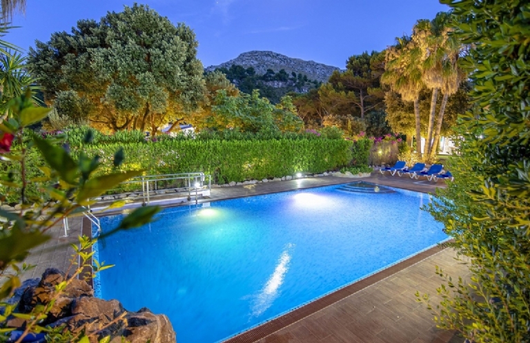 THE CALA MARESERS 