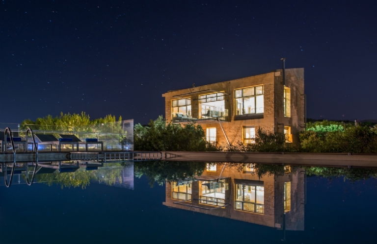 THE VILLA LOUTRAKI 